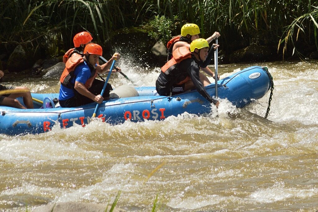 costa rica river rafting